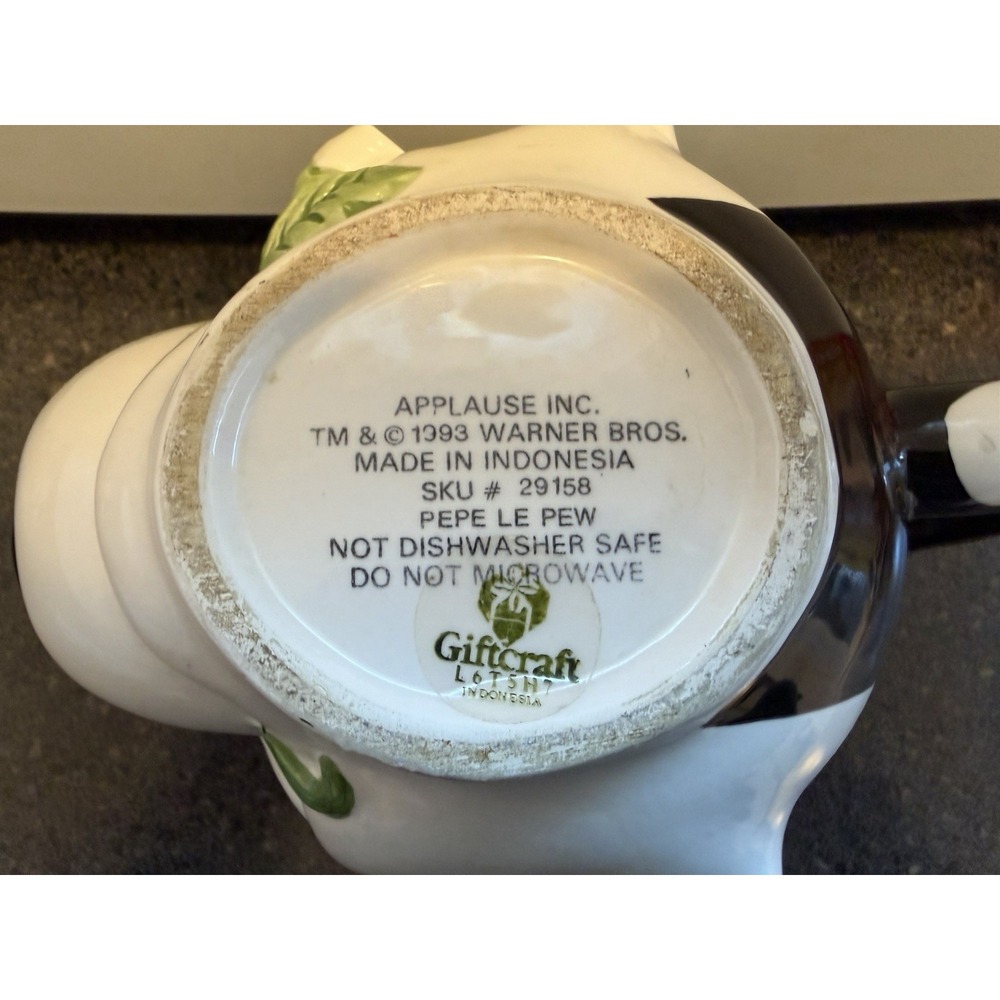 Pepe le Pew Warner Brothers 1993 Looney Tunes Whimsy Core Mug Vintage 90's - Picture 6 of 7